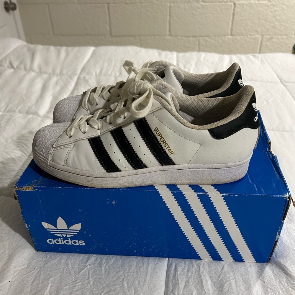 adidas Superstar White and Black Athletic Shoes Men’s Size 7